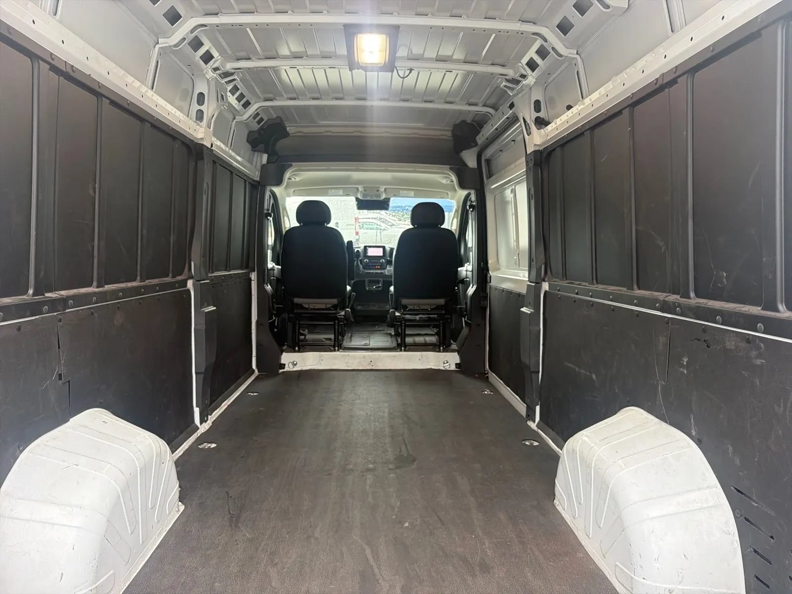 Used 2025 RAM ProMaster 2500 w/ Convenience Group FWD image 15