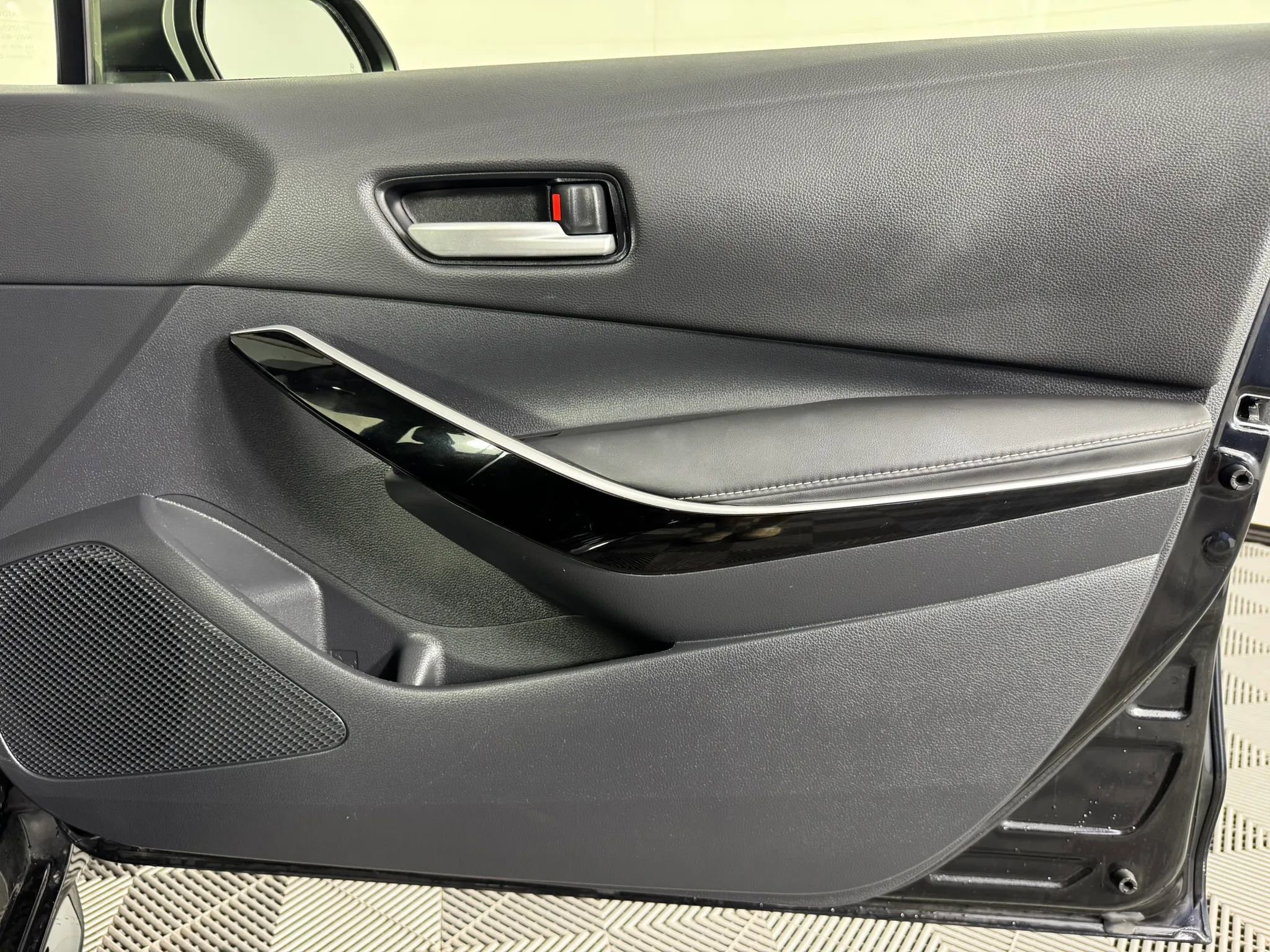 Used 2024 Toyota Corolla XLE FWD image 40