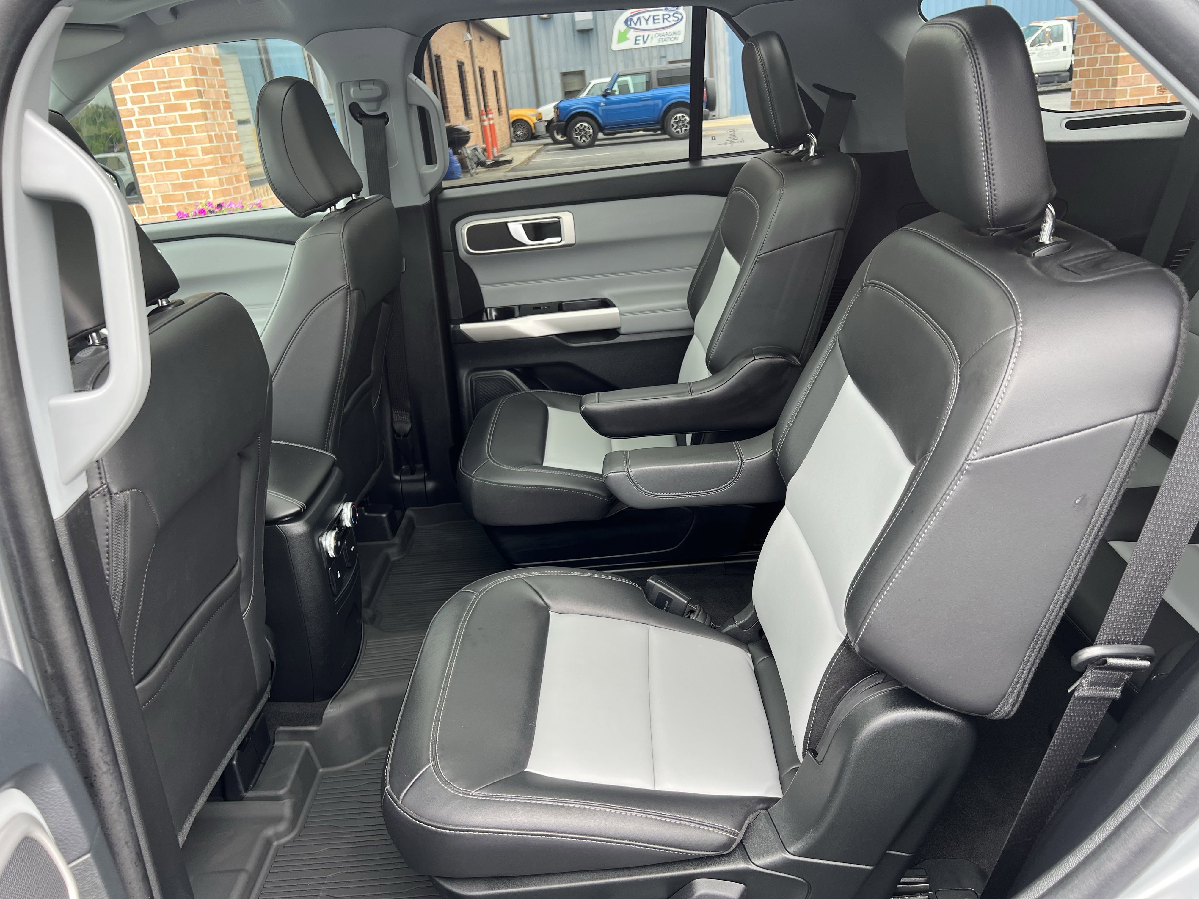 Used 2023 Ford Explorer XLT w/ Equipment Group 202A image 18