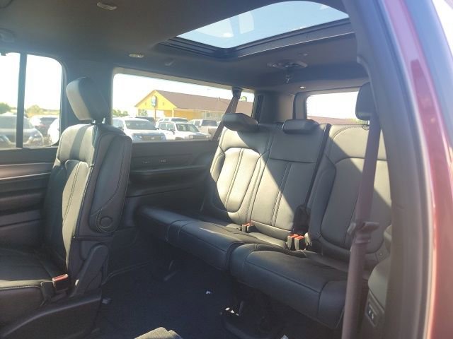 New 2024 Jeep Wagoneer L Series II w/ Convenience Group I image 24