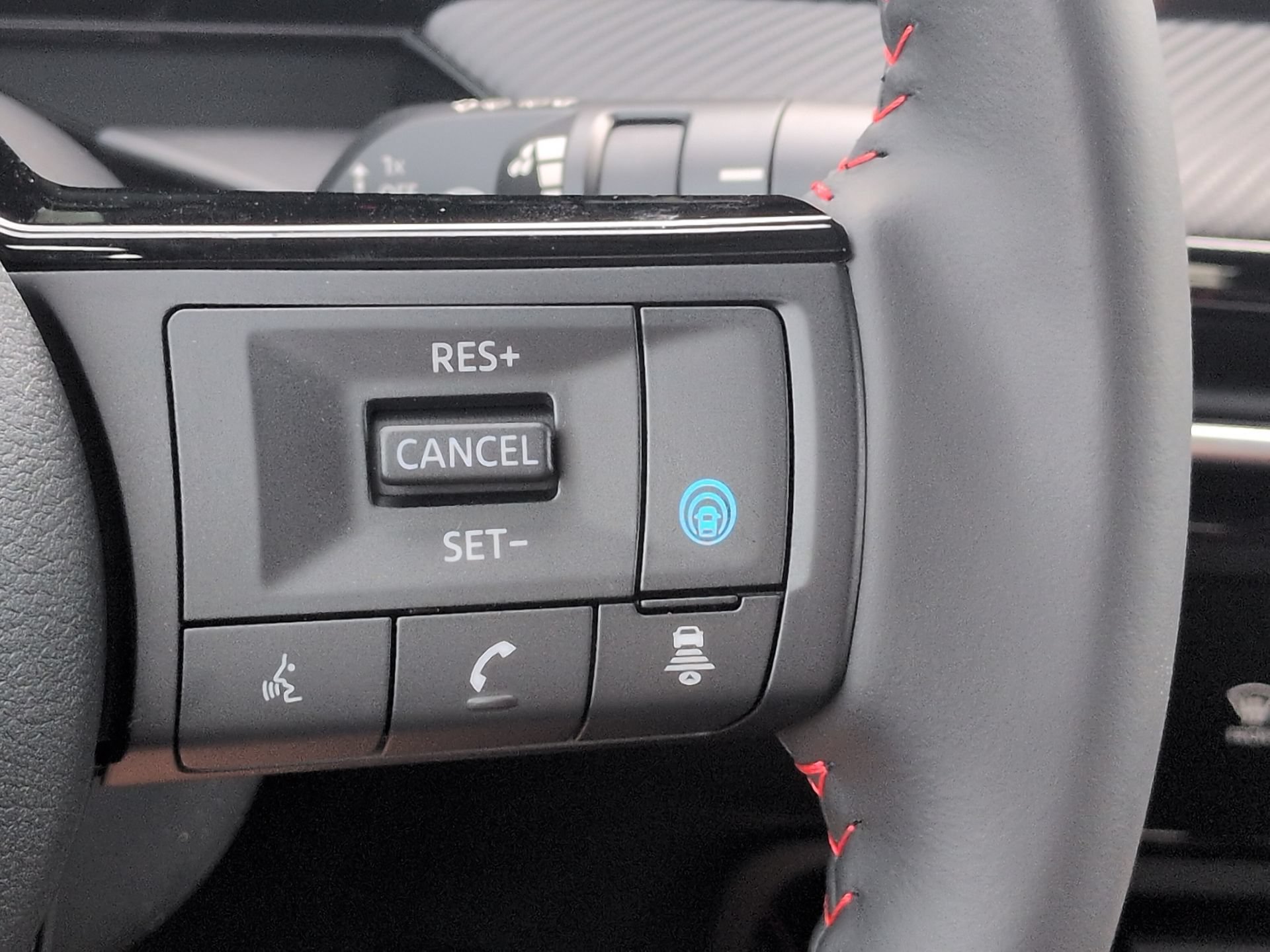 New 2026 Nissan Kicks SR FWD image 25