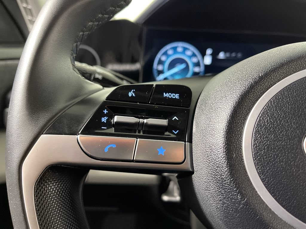 Certified 2025 Hyundai Elantra Limited FWD image 28