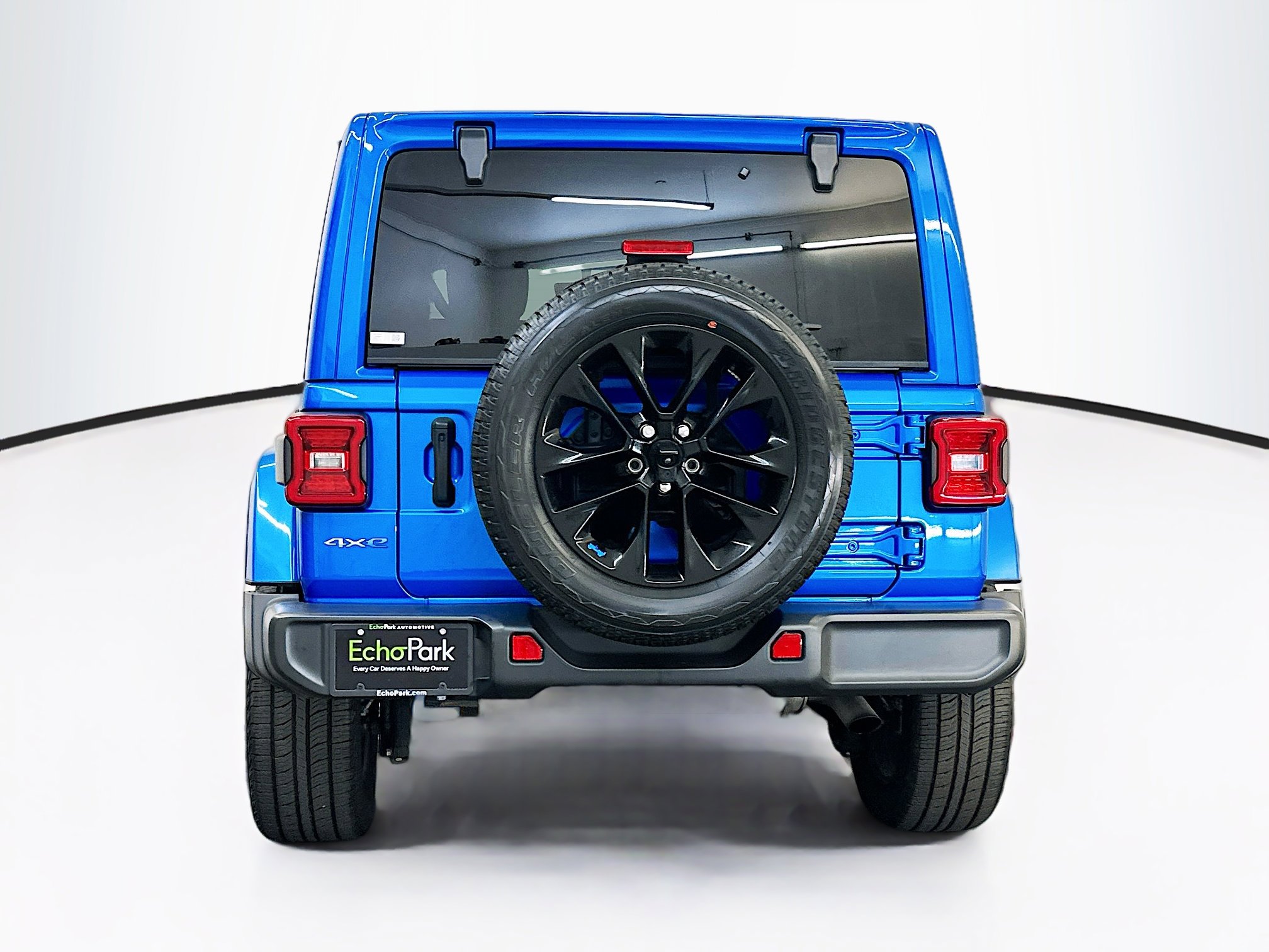 Used 2023 Jeep Wrangler Sahara image 7