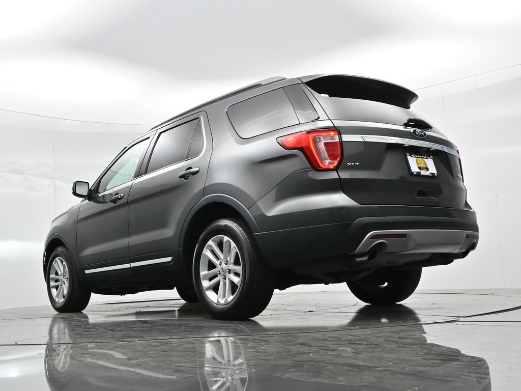 Used 2017 Ford Explorer XLT w/ Equipment Group 202A FWD image 20