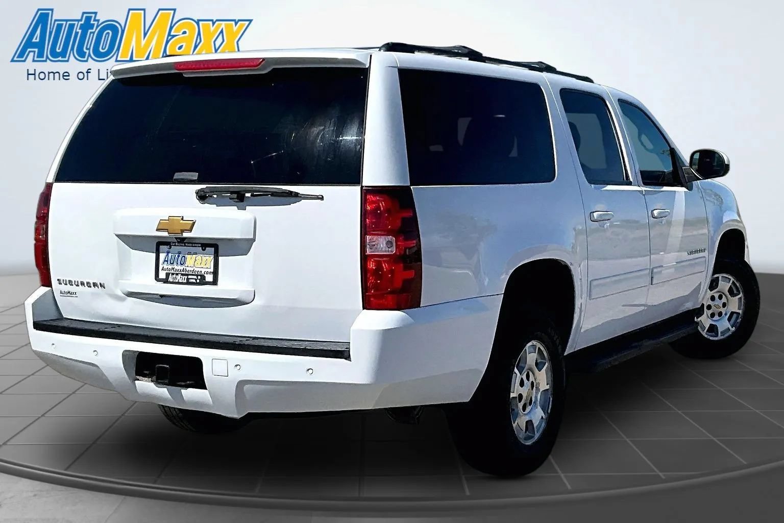 Used 2014 Chevrolet Suburban LS AWD/4WD image 9