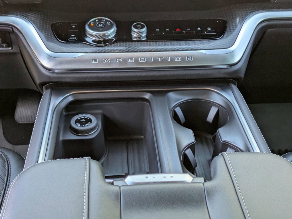 New 2026 Ford Expedition Platinum w/ Stealth Appearance Package image 27