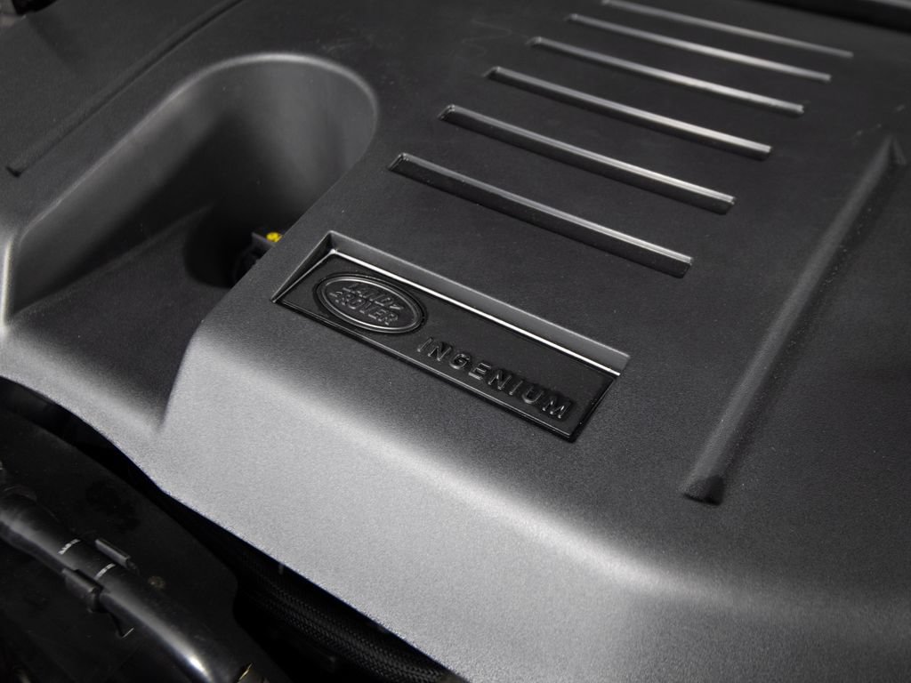 Used 2024 Land Rover Defender 90 X-Dynamic SE AWD/4WD image 46