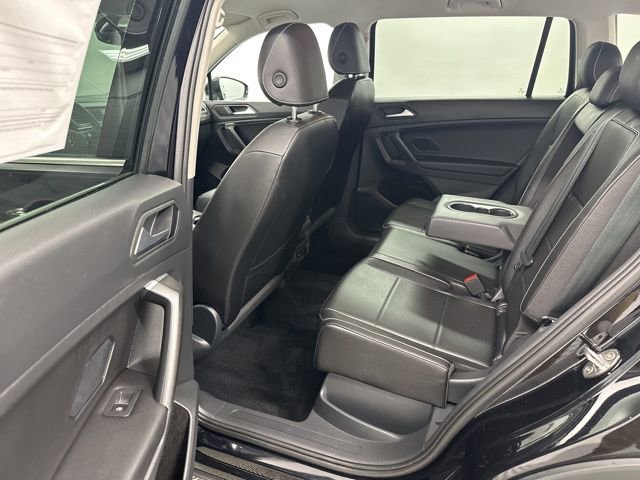Used 2021 Volkswagen Tiguan SE image 28