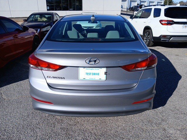 Used 2017 Hyundai Elantra SE image 32