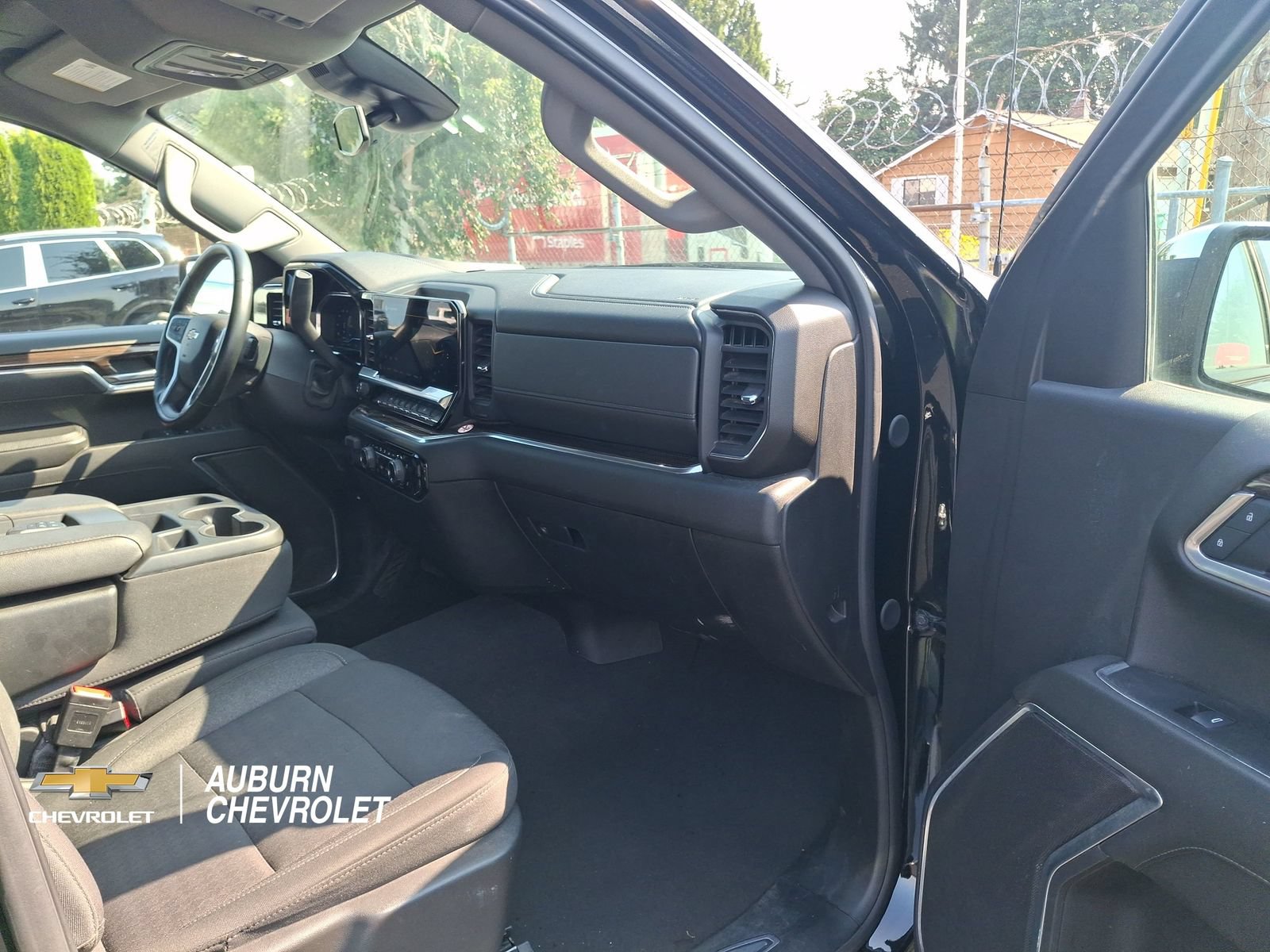 Used 2025 Chevrolet Silverado 1500 LT AWD/4WD image 20