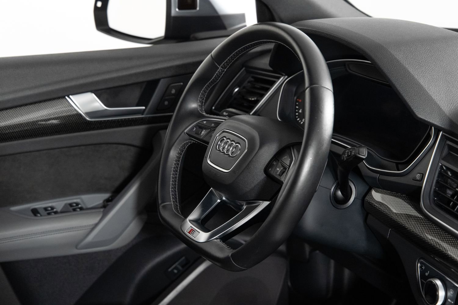 Used 2018 Audi SQ5 Premium Plus w/ Navigation Package image 23