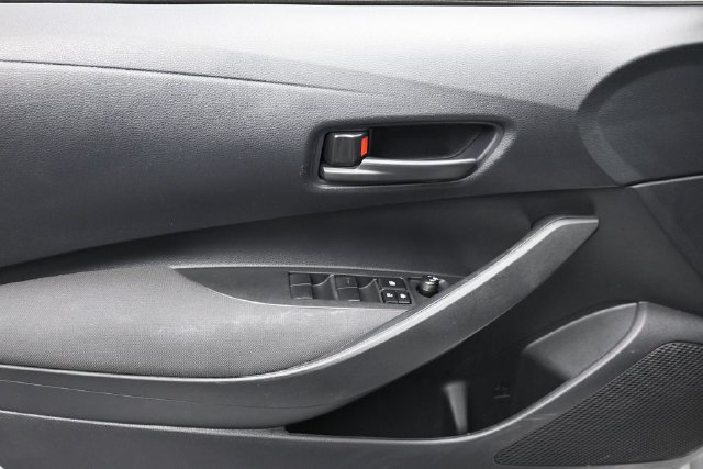 Used 2022 Toyota Corolla LE FWD image 7