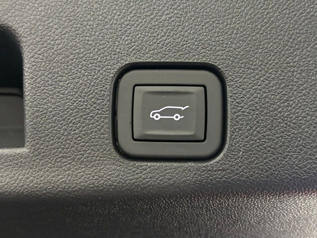 New 2026 GMC Acadia Denali w/ Super Cruise Package image 14