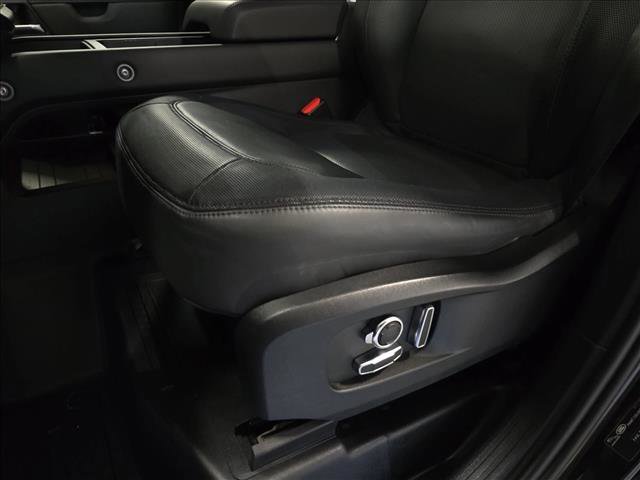 Used 2023 Land Rover Defender 130 X-Dynamic SE AWD/4WD image 29