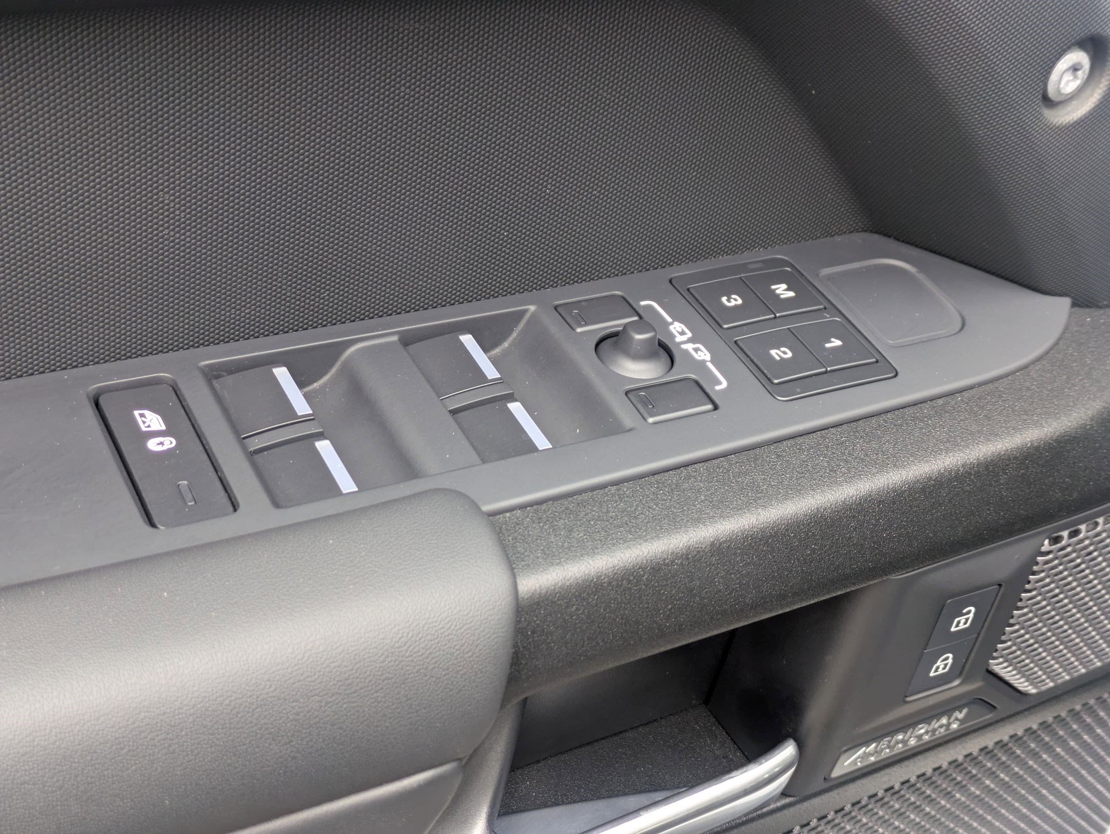 Certified 2023 Land Rover Defender 110 image 13