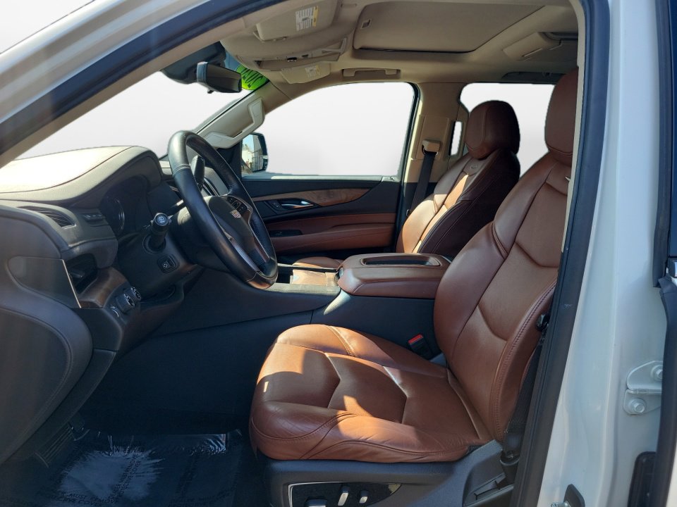 Used 2020 Cadillac Escalade ESV Premium Luxury image 9