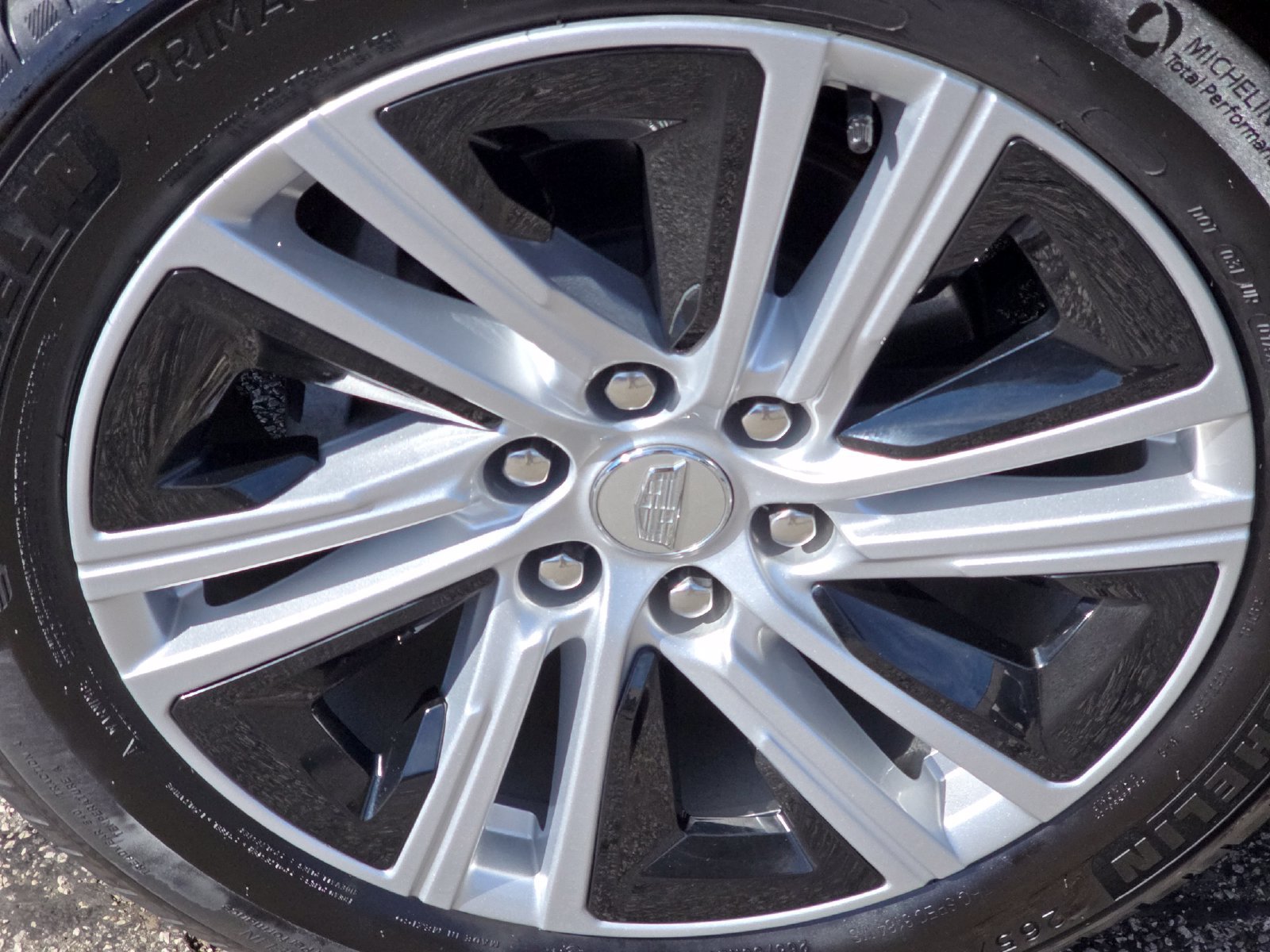 Certified 2024 Cadillac Lyriq Tech w/ LPO, Floor Liner Package AWD/4WD image 14