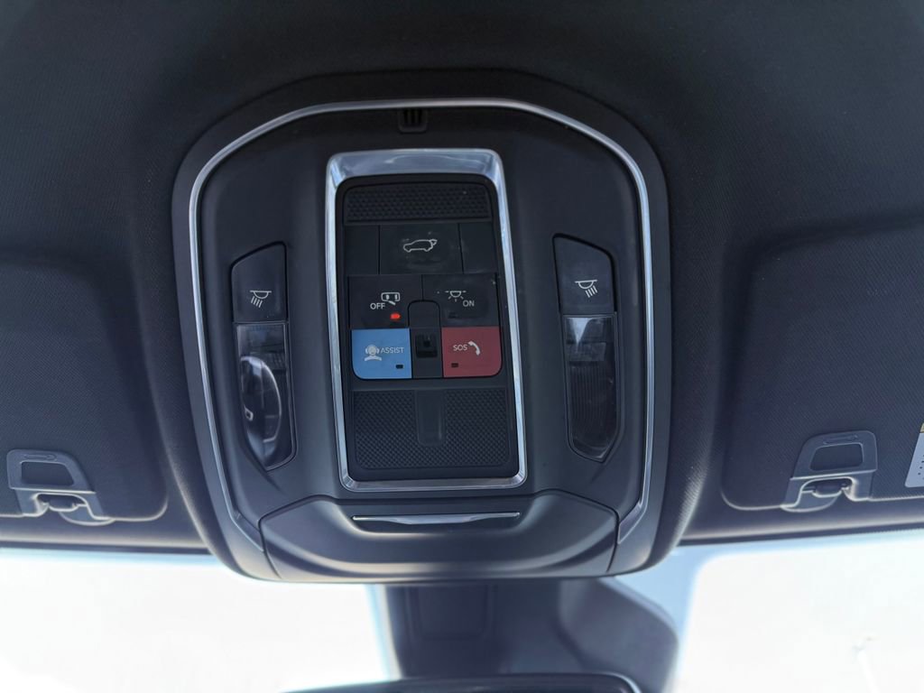 Used 2021 Jeep Grand Cherokee L Laredo image 25