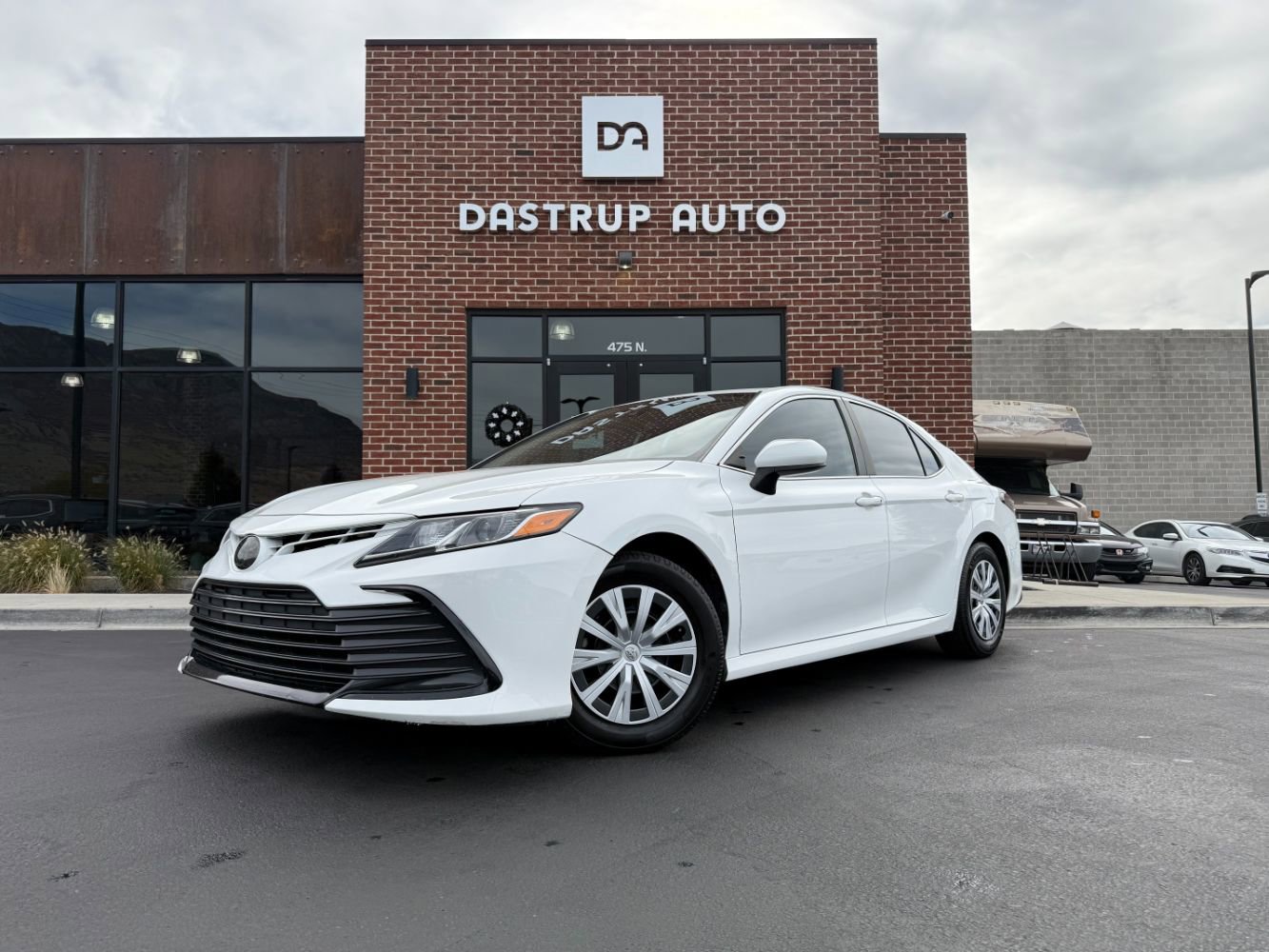 Used 2021 Toyota Camry LE image 1