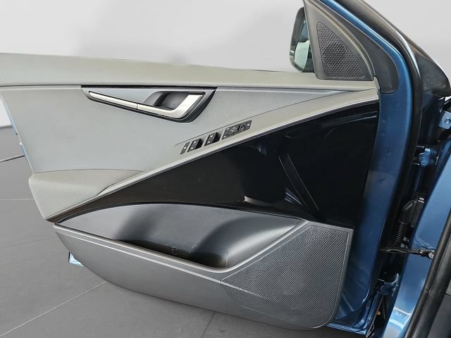 Used 2024 Kia Niro EX Touring FWD image 23