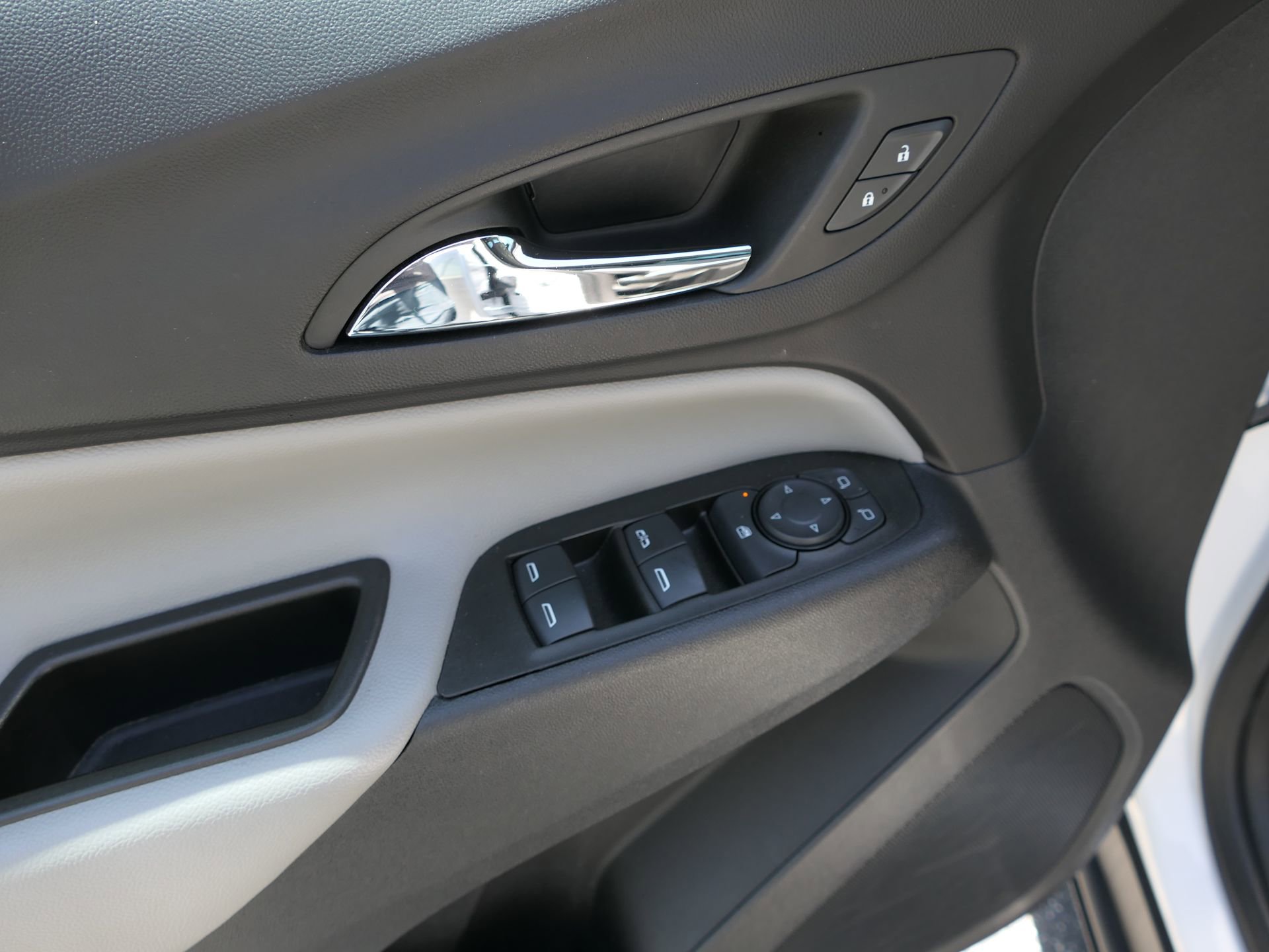 Used 2023 Chevrolet Equinox LS FWD image 14