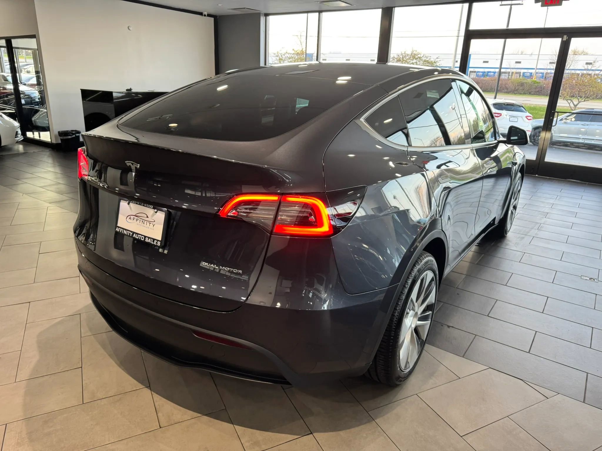 Used 2024 Tesla Model Y Long Range image 5