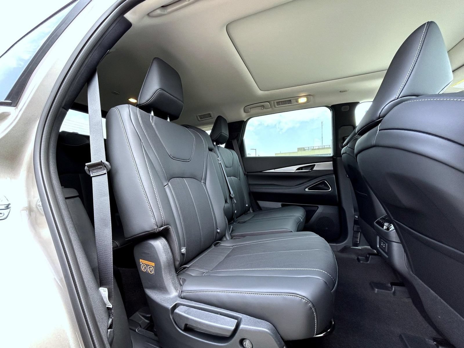 New 2027 INFINITI QX60 Luxe w/ Cargo Package AWD/4WD image 18
