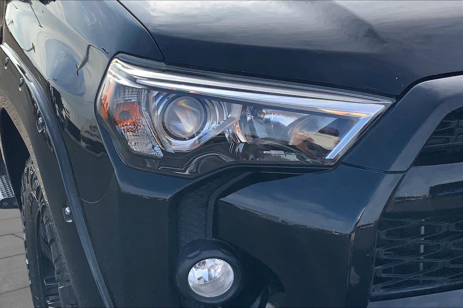 Used 2016 Toyota 4Runner SR5 Premium AWD/4WD image 28