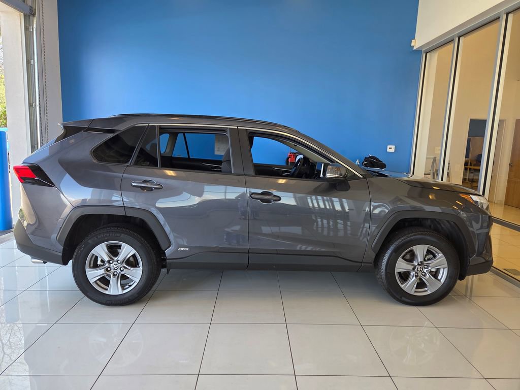 Used 2025 Toyota RAV4 XLE image 5