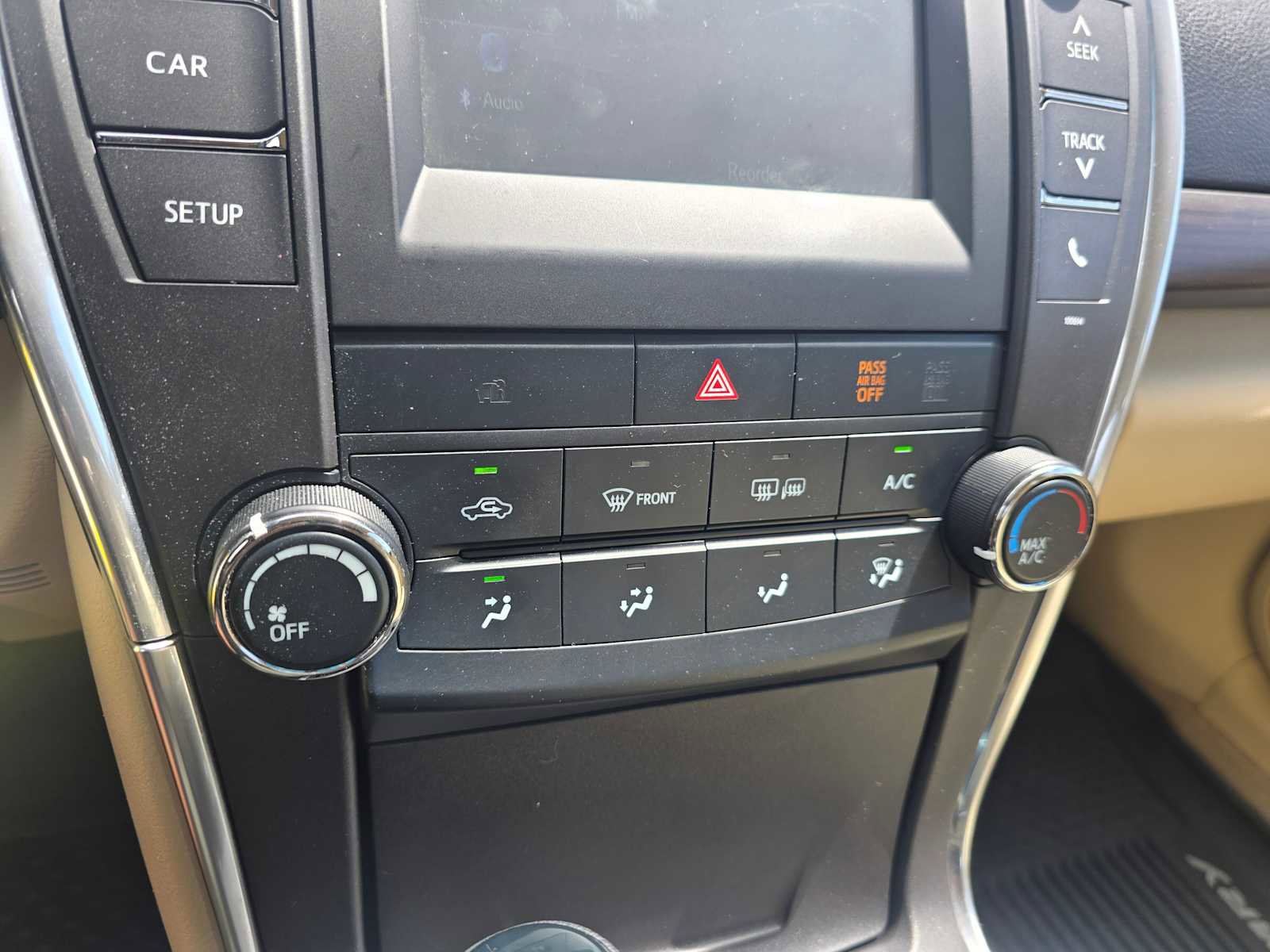 Used 2017 Toyota Camry LE image 30