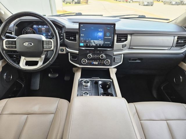 Used 2023 Ford Expedition Max XLT image 15