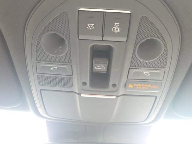 Used 2023 Genesis G70 2.0T w/ Sport Prestige Package image 29