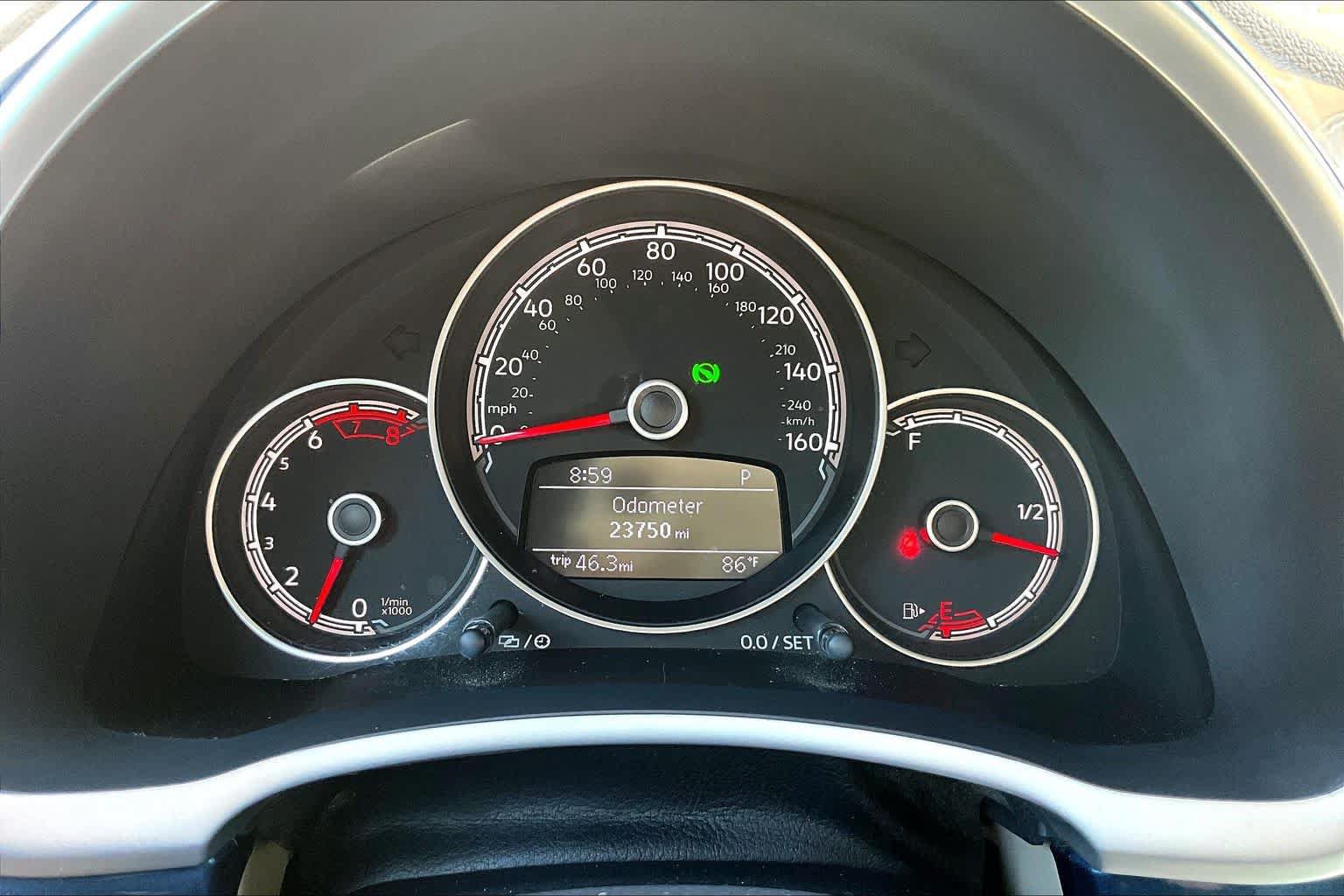 Used 2019 Volkswagen Beetle 2.0T SE FWD image 23