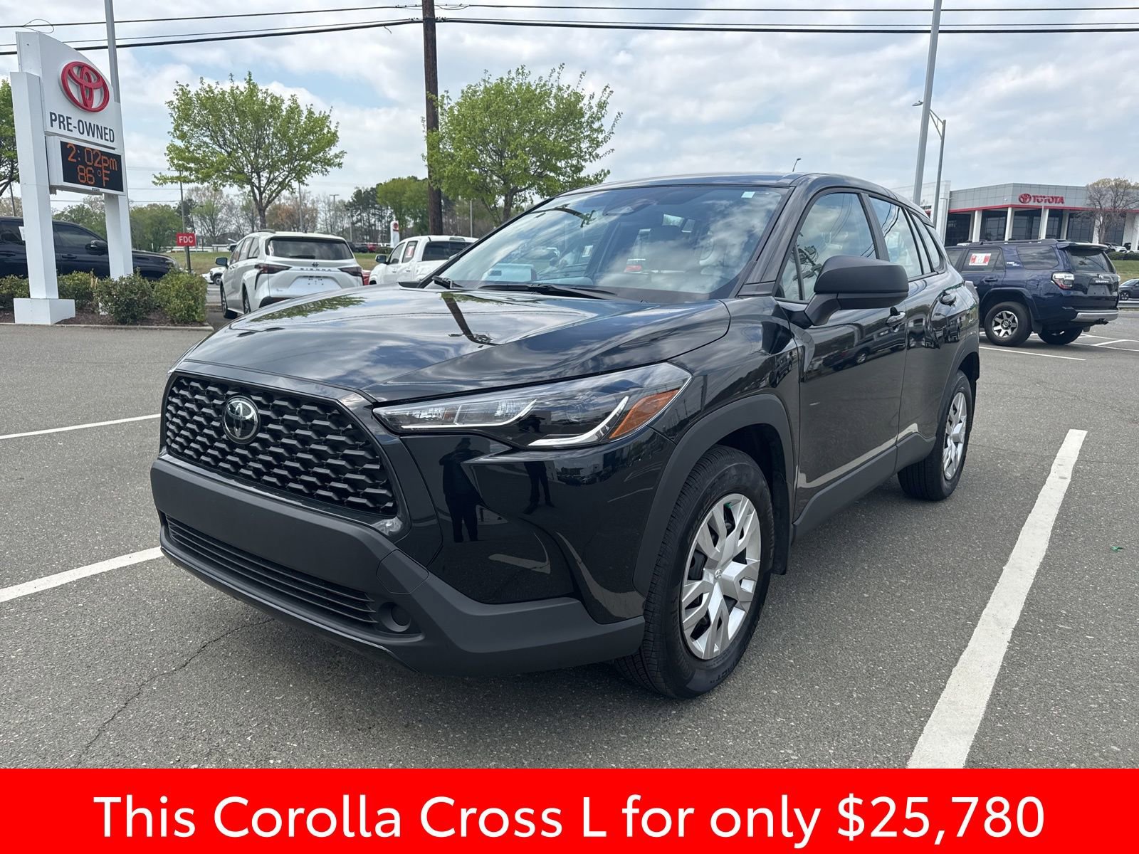 Used 2025 Toyota Corolla Cross L image 11