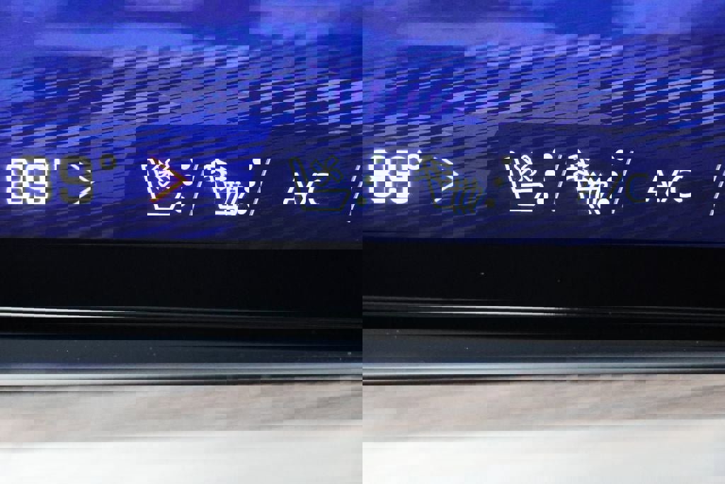 Used 2025 Chevrolet Tahoe Premier AWD/4WD image 26