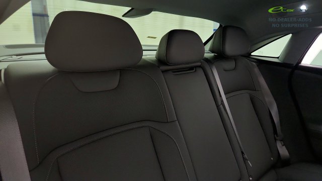 Used 2025 Lucid Air Pure RWD image 38
