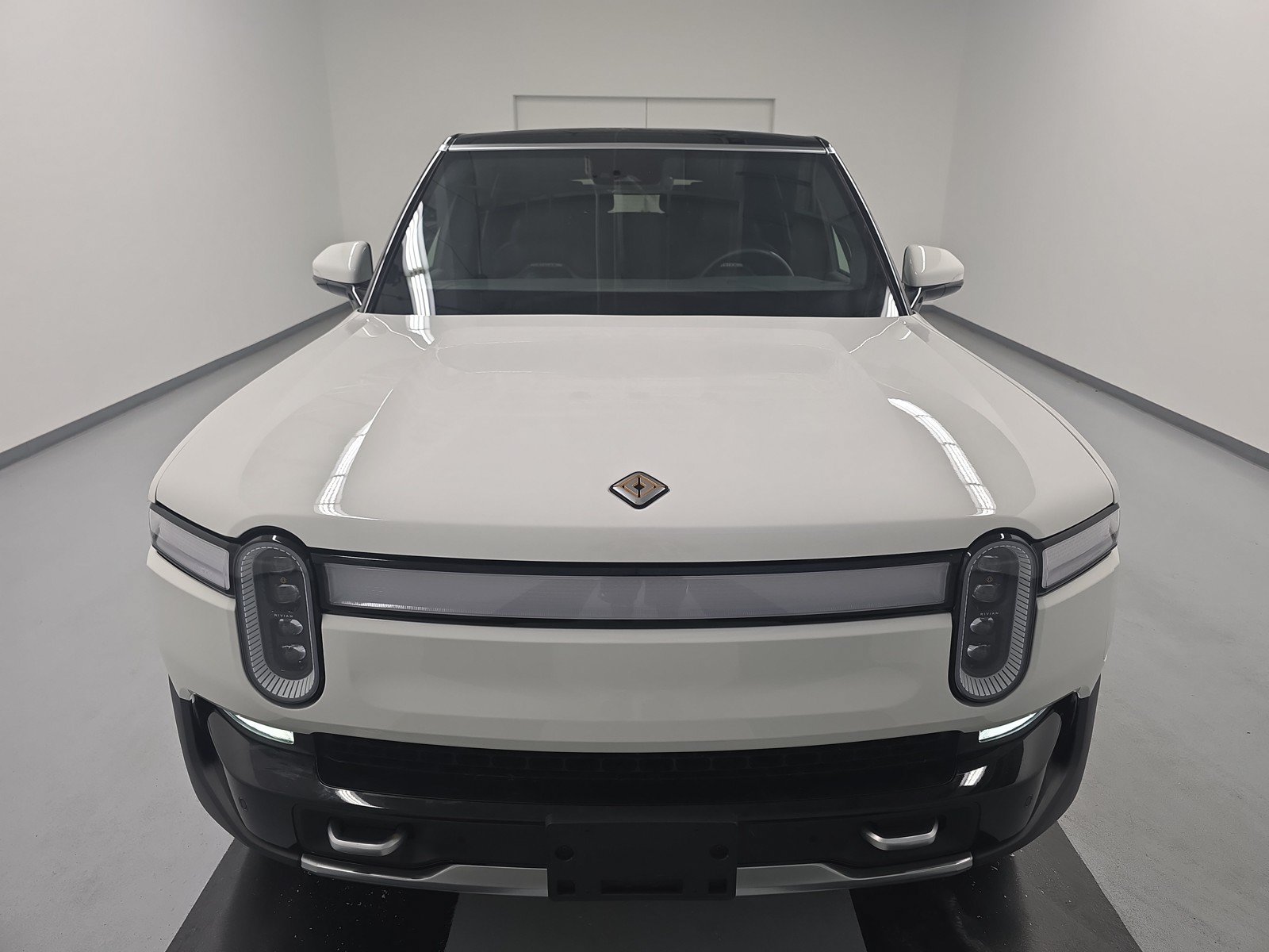 Used 2024 Rivian R1S Adventure AWD/4WD image 8