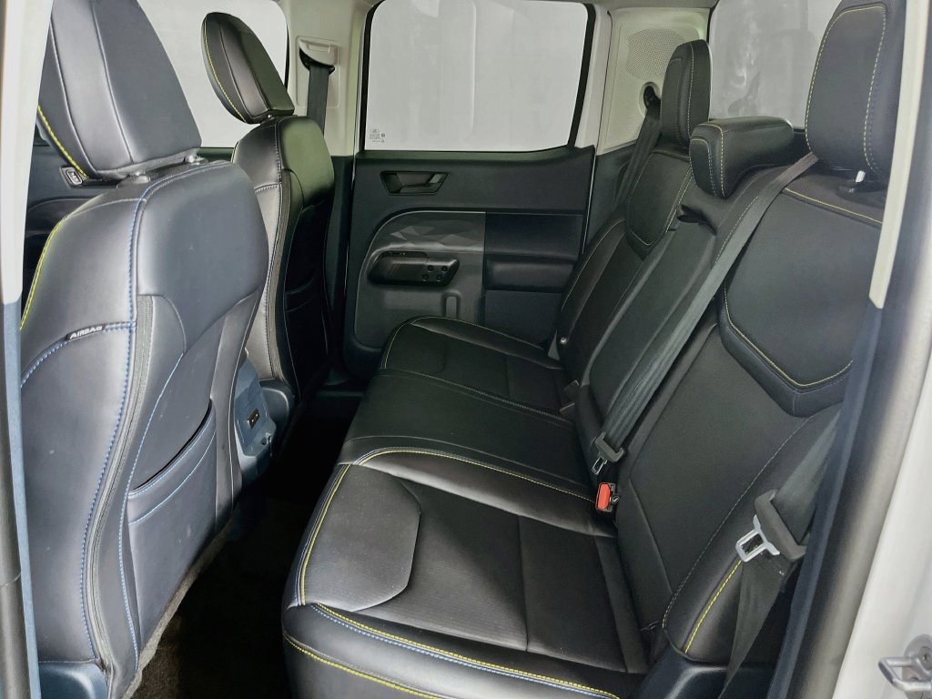 Used 2025 Ford Maverick Lobo AWD/4WD image 30