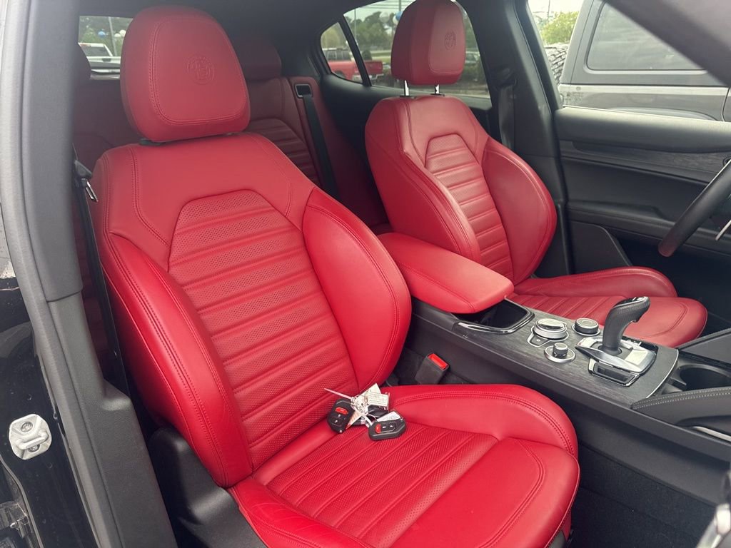 Used 2024 Alfa Romeo Stelvio Sprint image 8
