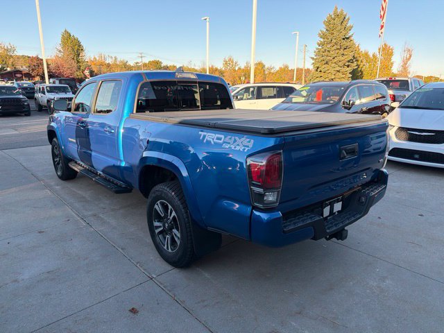 Used 2017 Toyota Tacoma TRD Sport AWD/4WD image 4