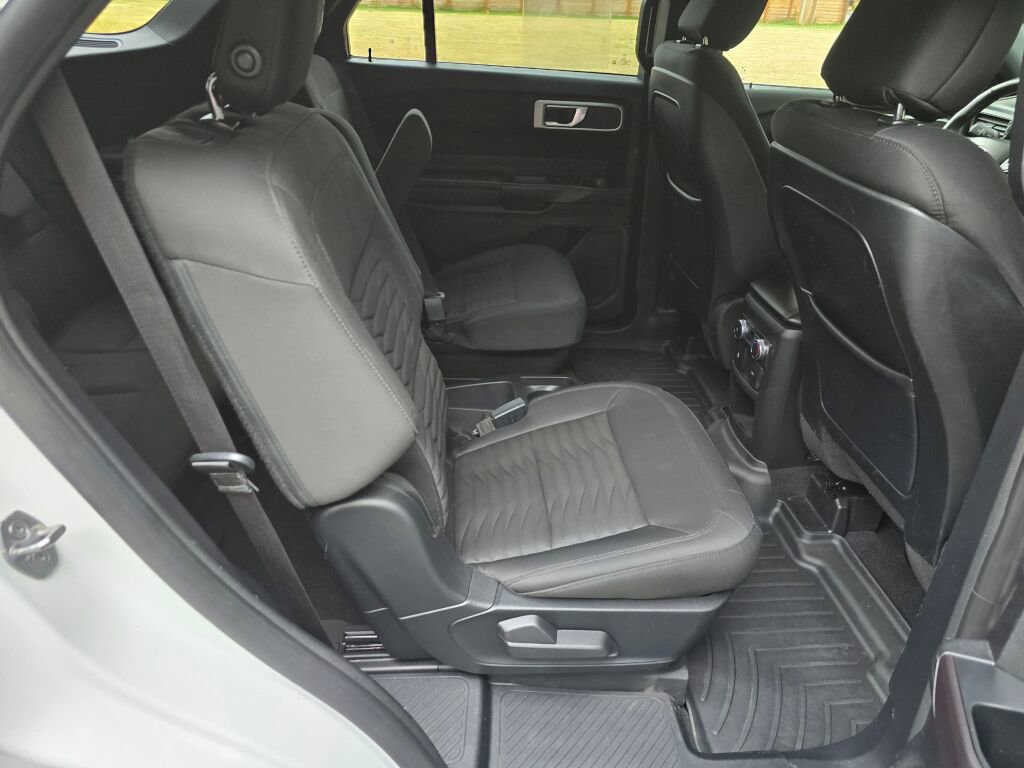Used 2020 Ford Explorer XLT w/ Class III Trailer Tow Package image 17
