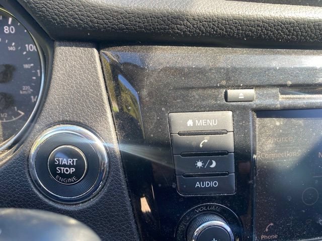 Used 2018 Nissan Rogue SV AWD/4WD image 21