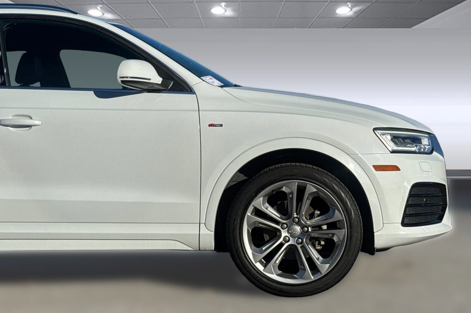 Used 2018 Audi Q3 2.0T Premium Plus w/ Premium Plus Package image 34