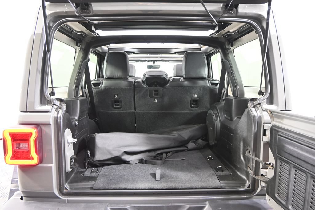 Used 2021 Jeep Wrangler Unlimited Rubicon AWD/4WD image 17