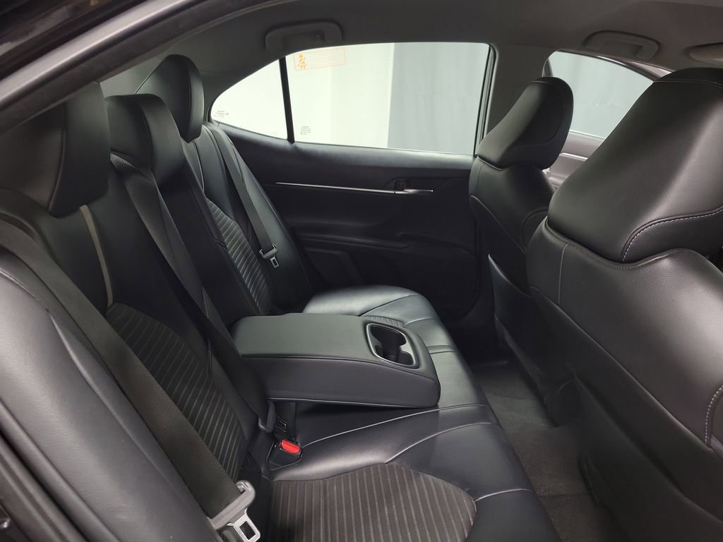 Used 2022 Toyota Camry SE FWD image 21