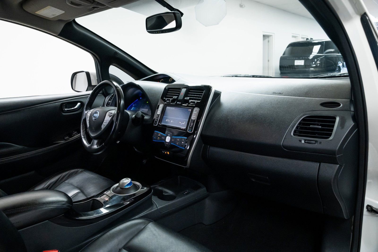 Used 2013 Nissan Leaf SL image 23