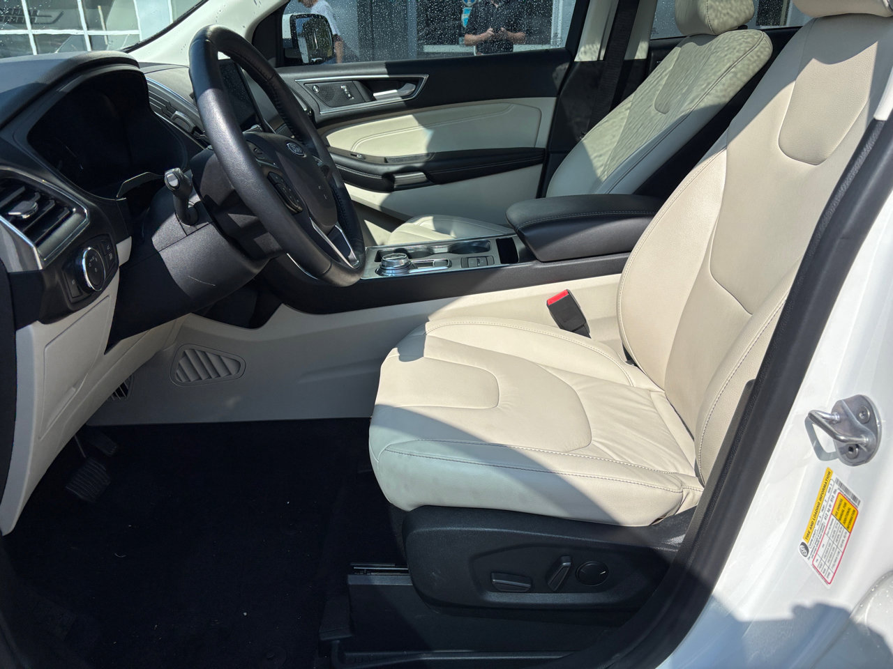 Used 2022 Ford Edge Titanium image 11