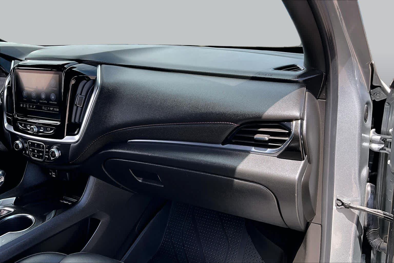 Used 2023 Chevrolet Traverse RS w/ LPO, Floor Liner Package FWD image 18