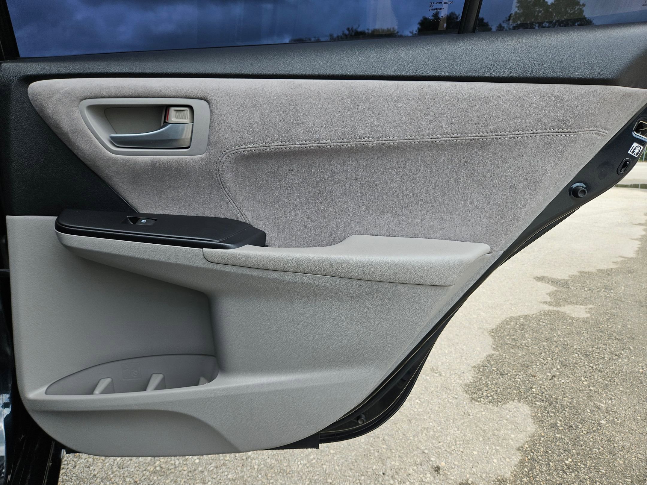 Used 2015 Toyota Camry XSE w/ Moonroof Package FWD image 26