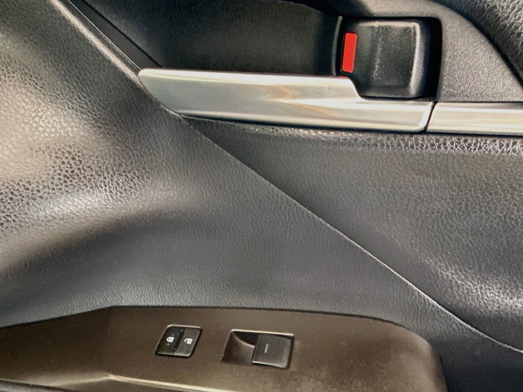Used 2021 Toyota Camry SE FWD image 29